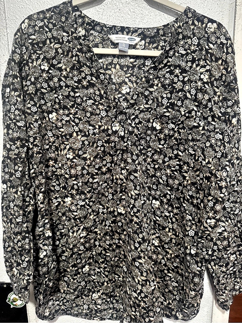 Old Navy The Tunic Shirt Floral Tunic Shirt in Black & White Size XL